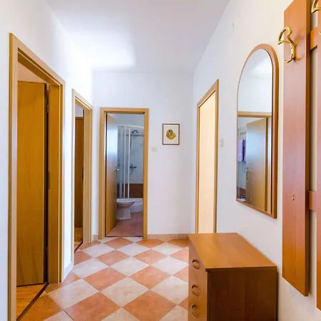 Two-bedroom 5 Apartman Crikvenica
