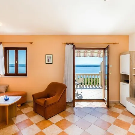 Two-bedroom Crikvenica 5 *