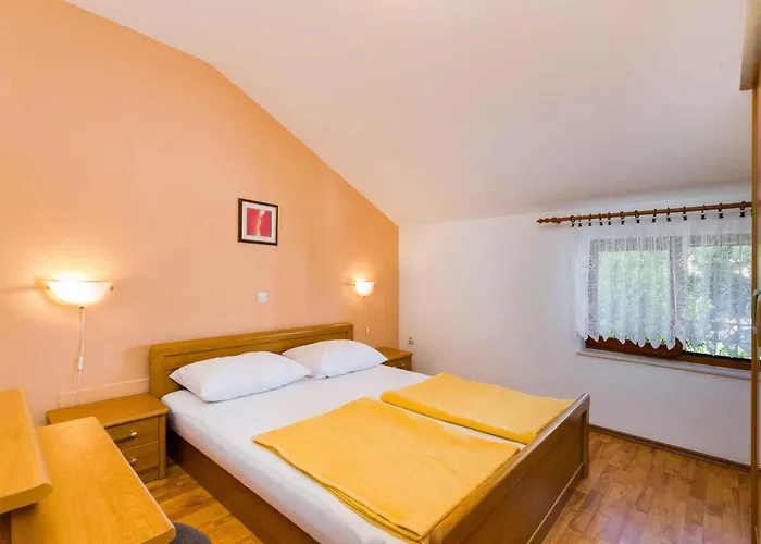 アパート Two-bedroom 5 *
